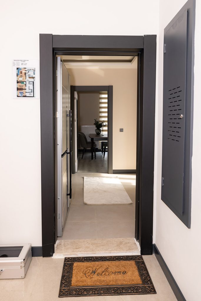 2+1 Daire (80m2) - Daire Girişi